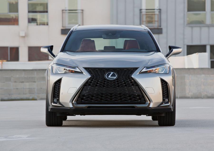 Lexus UX200 F-Sport 2018 года  (NA) (фото 3 из 40)